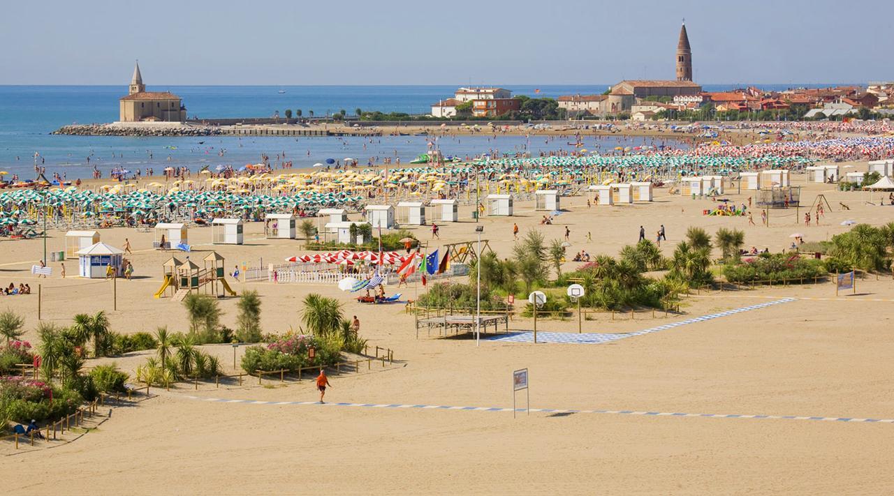 Appartamenti Falco Caorle Exteriör bild